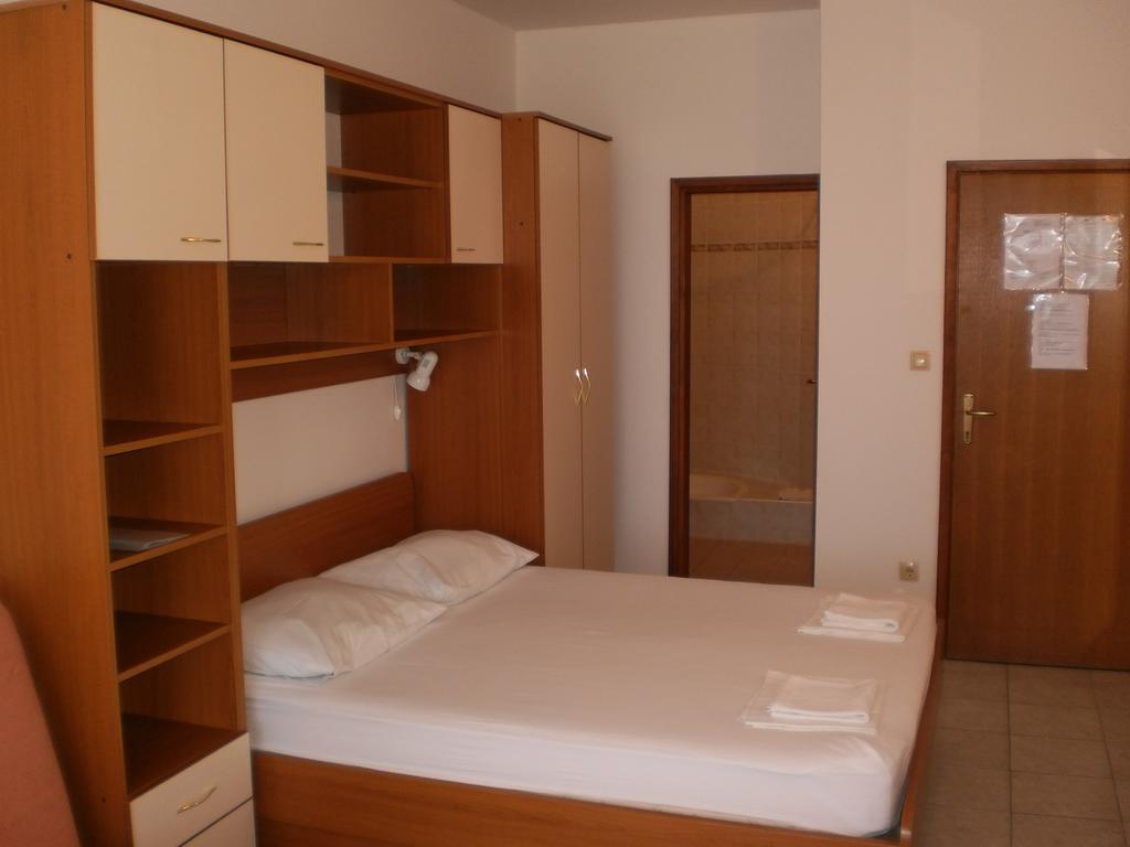 Villa Dvor Apartments Omiš Εξωτερικό φωτογραφία