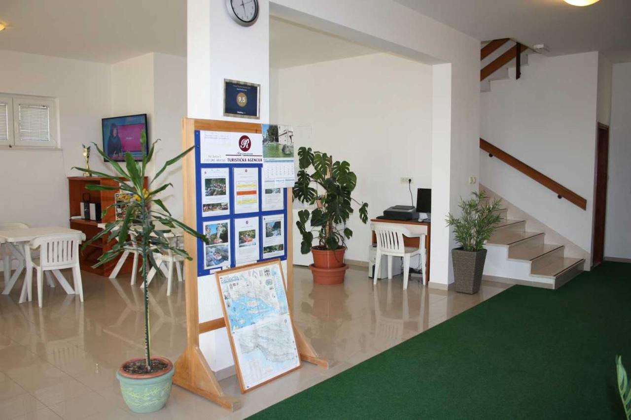 Villa Dvor Apartments Omiš Εξωτερικό φωτογραφία